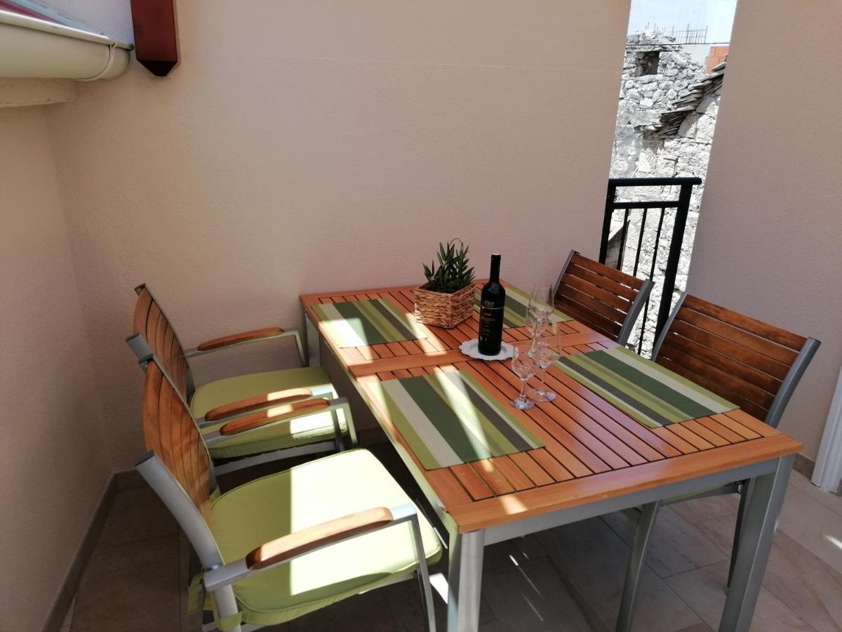 Apartman Bracera Примоштен Экстерьер фото